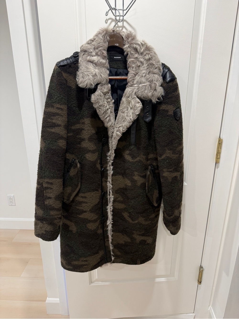RUDSAK Men's Camouflage Field Coat with Gray Shearling Collar
